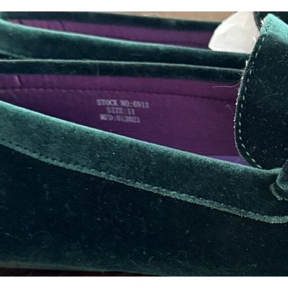 Royal Shoes Green Velvet Loafers Moccasins Men’s Size 11 Shoes New main image 3